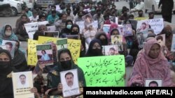 په کراچۍ کې د لادرکه بلوڅانو کورنۍ د احتجاج پر مهال