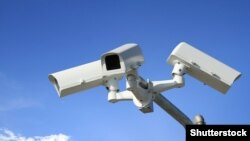 په ګڼو هېوادونو کې پولیس د امنیت لپاره له کیمرو څخه کار اخلي ـ انځور له ارشیفه.