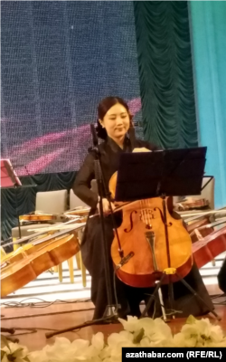 Wiolonçelist Çae Song