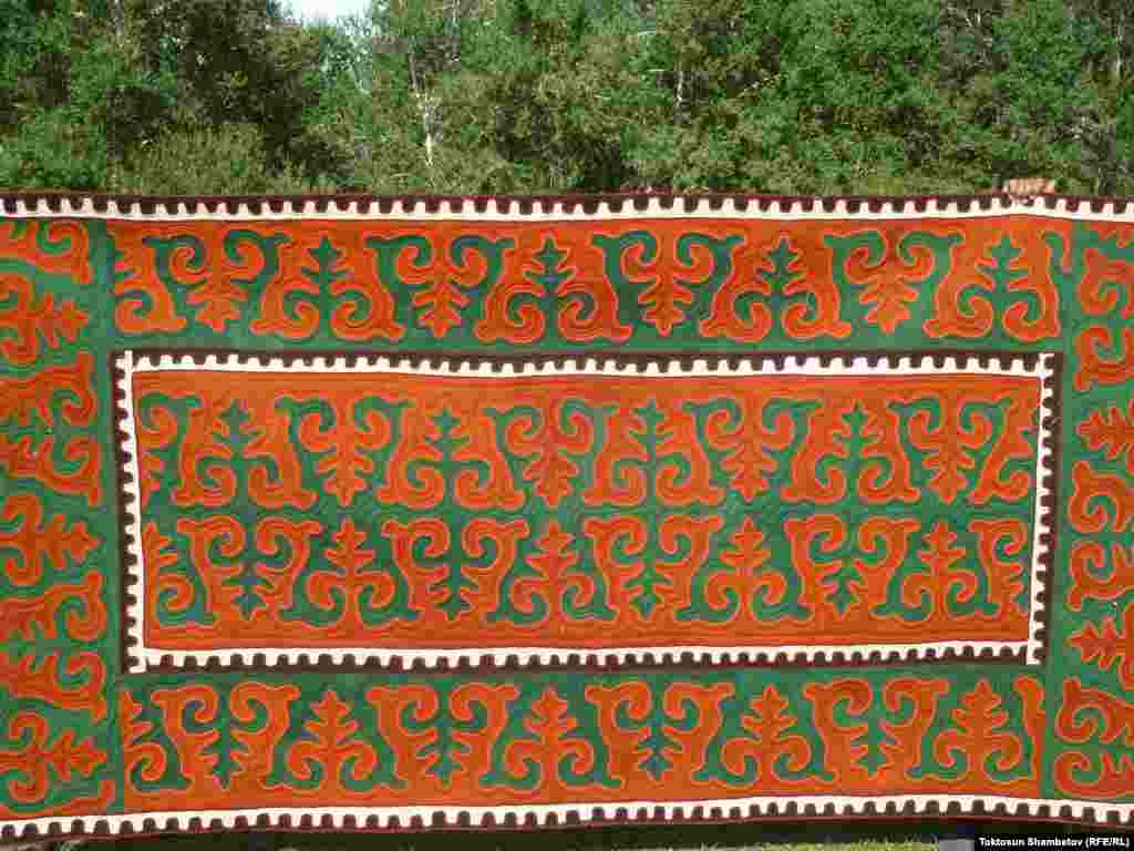 Фестивалга Жапония, Корея, Монголия, Германия, Орусия, Казакстан, АКШ жана Кыргызстандын булуң-бурчунан туристтер келишкен. 