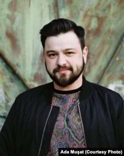 Patrick Brăila, activist în cadrul asociației ACCEPT, spune că persoanele trans din România nu sunt protejate de autorități