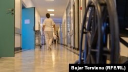 Klinika Torakale ka vetëm një sallë ku kryhen ndërhyrjet kirurgjike.