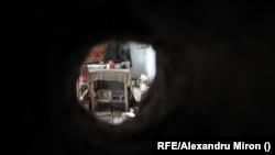 Cătunul Clăcași este probabil așezarea fără locuitori cea mai apropiată de București. În plus, alte 3 orașe importante se află la o oră de mers cu automobilul spre acest sătuc.