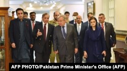 ګوتېرېش د پاکستان وزیراعظم شهباز شریف سره تر ملاقات وروسته وویل، د هېواد سېلاب ځپلي پراخو مرستو ته اړتیا لري - د سېپټېمبر نهمې انځور.