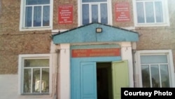 Кемин шаарындагы Азамат Сурантаев атындагы №2 мектеп