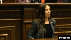 Armenia - Anna Grigorian, a Syunik-based deputy from the opposition Hayastan bloc, speaks at a session of the National Assembly, Yerevan, October 5, 2021.