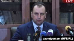 ՀՀԿ նախագահի առաջին տեղակալ Վիգեն Սարգսյանը ասուլիսի ժամանակ, Երևան, 11-ը նոյեմբերի, 2018թ․