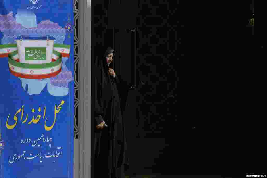 Өлкө ичиндеги жана сыртындагы диссиденттер шайлоого каршы чыгууга чакырышып, мурдагы добуш берүүлөр эч нерсе өзгөртпөгөнүн айтышкан.&nbsp; &nbsp;