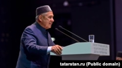 Рөстәм Миңнеханов