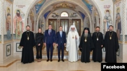 La apogeu: în iulie 2023, Departamentul pentru Relația cu R. Moldova a semnat un protocol de colaborare cu Patriarhia Română, cu gândul la Mitropolia Basarabiei, reprezentată la eveniment de Mitropolitul Petru (al treilea din dreapta). 