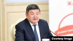 Акылбек Жапаров.