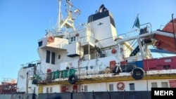 عکسی که از شناور توقیف‌شده به دلیل حمل سوخت «قاچاق» در روز هشتم بهمن ۱۴۰۲منتشر شده است