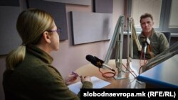 Поткаст „Зошто“ со Сања Васиќ и Никола Писарев