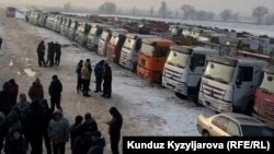 "Хово" үлгүсүндөгү унаалардын айдоочулары митингге чыкты. 27-февраль, 2024-жыл.