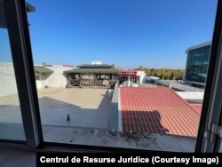 Ce vedeau de la fereastră rezidenții din Centrul Armonia din Afumați, administrat de Ștefan Godei.