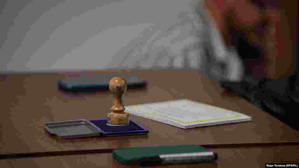 Një qendër votimi në Mitrovicë të Veriut. Në këtë komunë, të drejtë vote kanë&nbsp;18.796 persona.