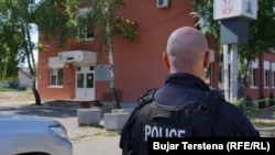 Një pjesëtar i Policisë së Kosovës në Mitrovicë të Veriut. Fotografi ilustruese nga arkivi. 