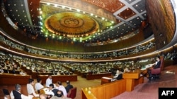 د پاکستان د قومي اسمبلۍ سپیکر راجا پروېز اشرف د پارلمان شریکه غونډه رابللې ده. 