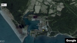 რუსეთის საზღვაო ბაზა ოკუპირებულ ოჩამჩირეში [2006 წელი] - რომლის განვითარებასაც გეგმავს. 