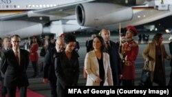 გერმანიის საგარეო საქმეთა მინისტრი ანალენა ბერბოკი თბილისის აეროპორტში