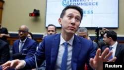 Shou Zi Chew, shef ekzekutiv i TikTok-ut, dëshmon para Kongresit amerikan.