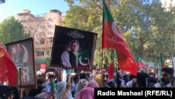 د تحریک انصاف پلویانو د فبرورۍ پر ۱۷مه په کراچۍ کې په انتخاباتو کې د مبینه ټګيو ضد احتجاج وکړ.