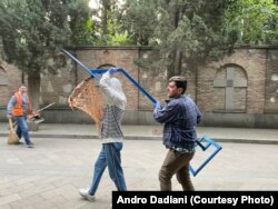 ერეკლე და ანდრო დადიანი "ხორცის ფარით" საპატრიარქოსთან. 2023 წლის 17 მაისი.