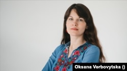 "Perekopnıñ o bir tarafında topraq bar" romanınıñ müellifi Anastasiya Levkova