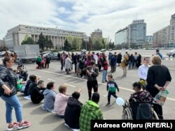 Miercuri, asistenții personali vor protesta în fața Ministerului Muncii.