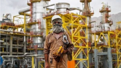 گمانه‌زنی دربارهٔ حداقل دستمزد ۱۴۰۴؛ «اختلاف ۱۰۰ درصدی با خواست کارگران»