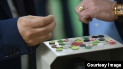 "Кыргызиндустриясына" таандык "Кыргыз топчусу"  ишканасы ачылган. Өкмөт тараткан сүрөт.