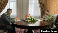 Камчыбек Ташиев жана Саймумин Ятимов.  Согди облусу, Бустон шаары. 26-январь, 2024.