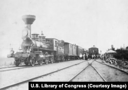 یک قطار بخار در راه‌آهن سراسری سیبری