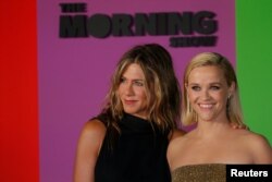 Дженифър Анистън и Рийз Уидърспун на премиерата на сериала „Сутрешното шоу“ през 2019 г.