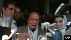 نواز شریف او د هغه لور مریم نواز د فبرورۍ پر اتمه له خبریالانو سره خبرې کوي.