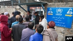 د طالبانو حکومت: پرون هم نږدې ۲ سوه افغانان په جبري ډول پر تورخم دروازه له پاکستانه وایستل شول