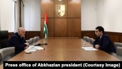 Аслан Бжания и Инал Ардзинба