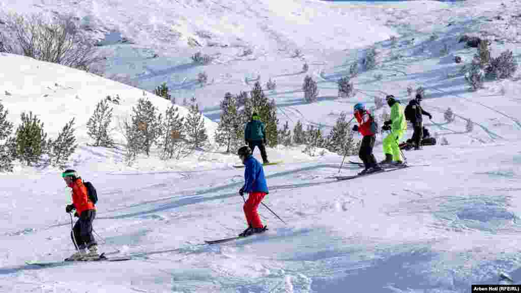 Më 24 janar, shumë vizitorë, kryesisht vendorë po shijonin borën në Brezovicë.