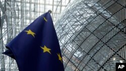 Flamuri i Bashkimit Evropian brenda ndërtesës së Këshillit Evropian në Bruksel, 17 qershor 2024.