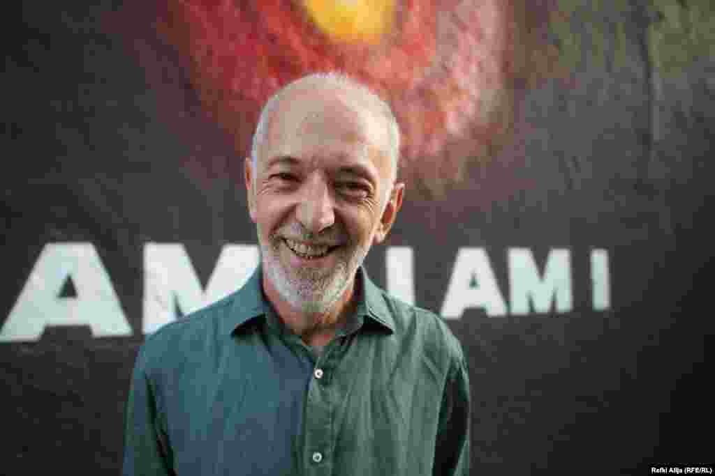 Drejtori artistik i Dokufest-it, Veton Nukollari, tha se ky edicion është ndër më të mirët sa i përket filmave&nbsp;të realizuar në Kosovë apo nga kineastët kosovarë që jetojnë jashtë vendit. "Në mesin e tyre janë edhe dy autorë të rinj që jetojnë në Zvicër&rdquo;, tha ai për Radion Evropa e Lirë.