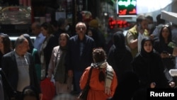 Иранда  жижабы жок же аны туура эмес кийгендерге айып салынат же камалат.