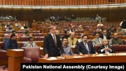 د پاکستان وزیراعظم شهباز شریف وايي، د قبایلي سیمو د استازو اندېښنو ته ځواب وايي - د اپرېل ۱۰مې انځور.