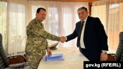 Камчыбек Ташиев менен Саймумин Ятимов.