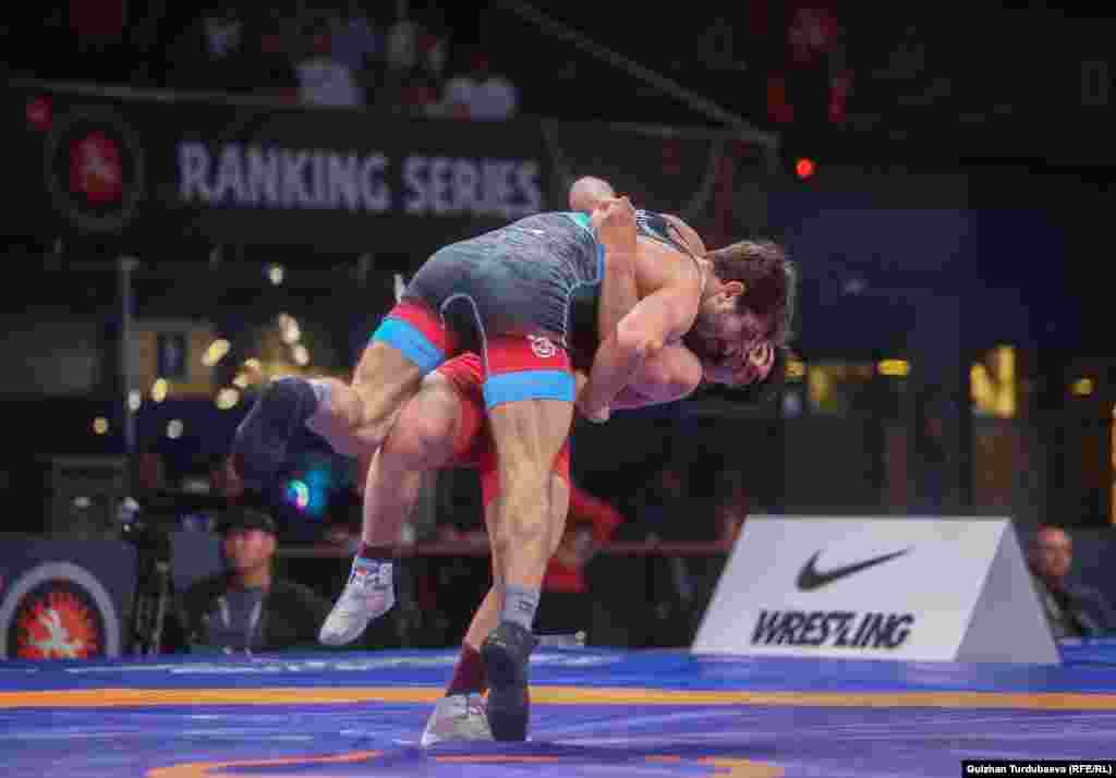 Тайырбек Жумашбек уулу 61 килограмм салмакта финалда грузиялык Шота Партенадзени менен беттешти.