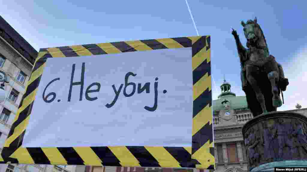 Bh. povorka ponosa podnela je krivične prijave protiv Milorada Dodika i Draška Stanivukovića. Predsednik Republike Srpske Milorad Dodaik saopštio je 19. marta kako "Banjaluka nije grad koji može da razumije i prihvati takvu vrstu organizovanja". On je dodao da su "oni već bili upozoreni kako nije bezbedno da se okupe, ali su to ipak uradili". Draško Stanivuković, gradonačelnik Banjaluke, poručio je da ne vidi ništa sporno u tome da Republika Srpska zauzme zvaničan stav u vezi događaja u Banjaluci. "Naše politike možda jesu tradicionalne, ali su i patrijarhalne, kao i društveno odgovorne i ne vidim zašto mi kao Republika Srpska nemamo pravo da zauzmemo svoj zvaničan stav, pogotovo o ovakvim pitanjima", saopštio je Stanivuković.