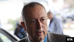 Водещият на Конгреса бивш вицепрезидент на БФС Атанас Фурнаджиев.