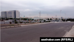 Улица 10 ýyl abadançylyk (бывший Московский проспект)