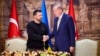 Președintele ucrainean Volodimir Zelenski (stânga) și omologul său turc, Recep Tayyip Erdogan (dreapta). Ankara, martie 2024.