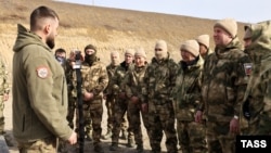 Добровольці під час тренування у Російському университеті спецназу. Гудармес, Чечня