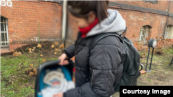 Польша. Айгүл ымыркайы менен.